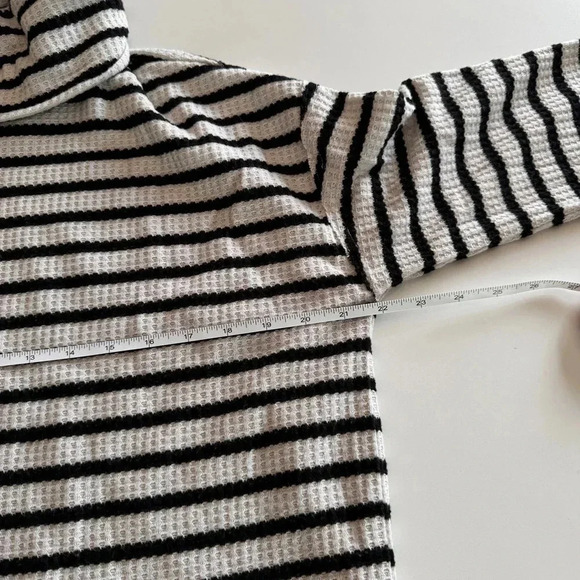 LOFT- Black and white-Striped-Long Sleeve-Tunic-Turtle Neck- Cozy- Women’s S - Picture 8 of 9